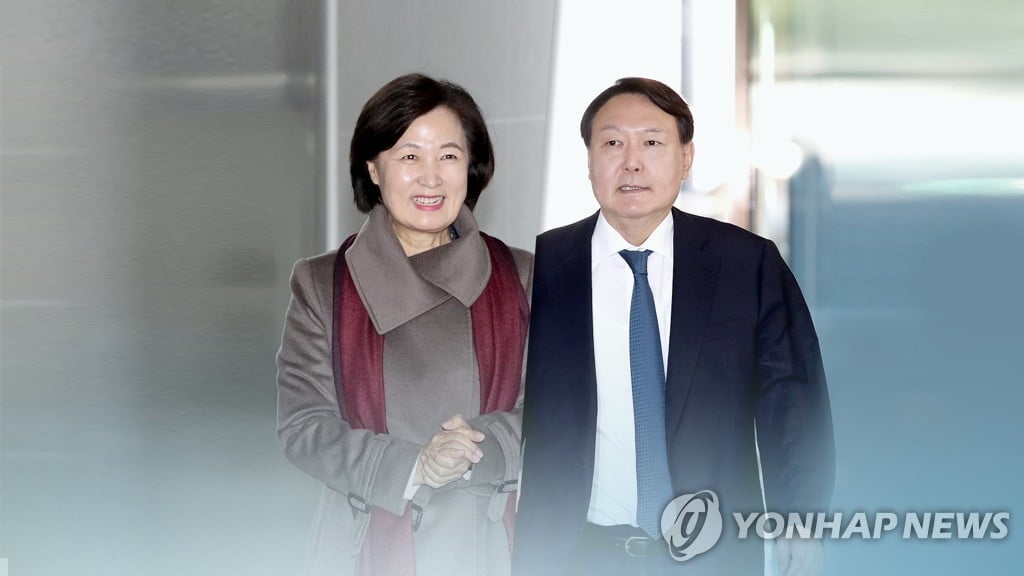 추미애-윤석열 내일 첫 대면… 수원고검장·인권국장 사의