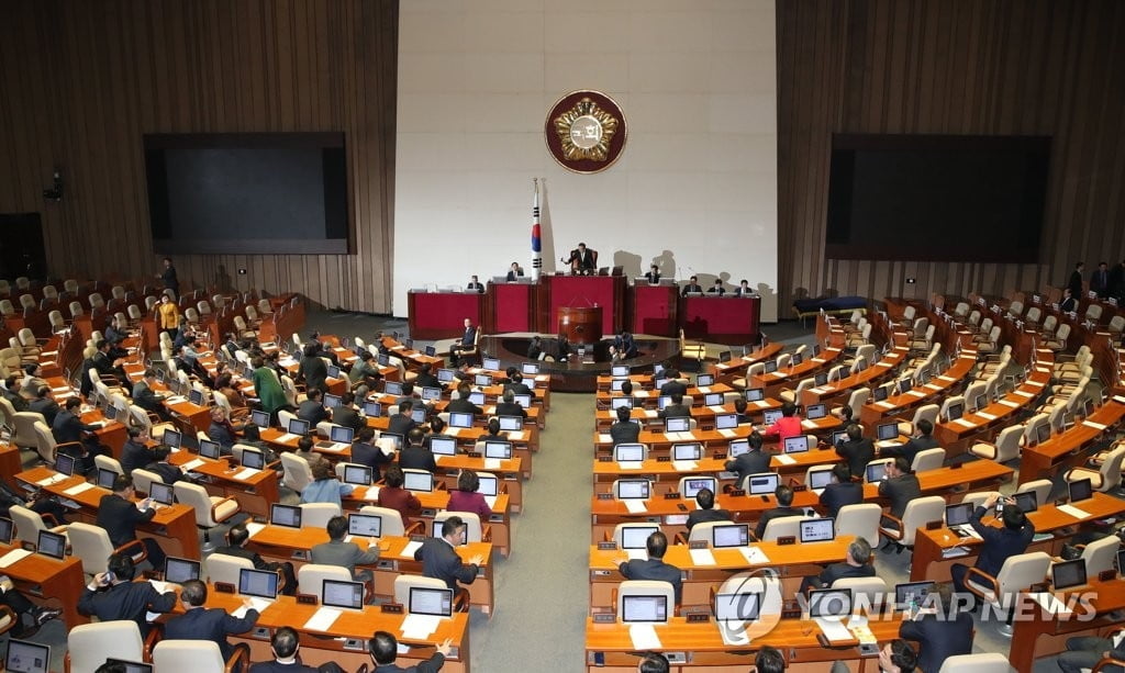 文정부 두번째 총리로 정세균 인준…14일 0시부터 임기 시작