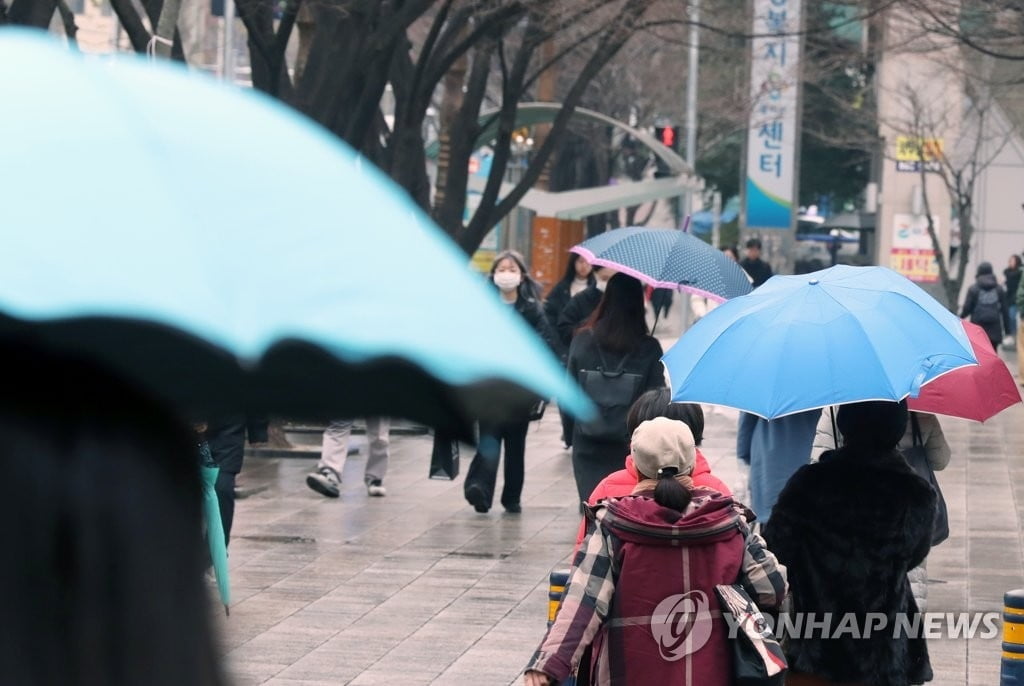 [날씨] 전국 구름 많고 일부 지역 밤부터 눈 또는 비