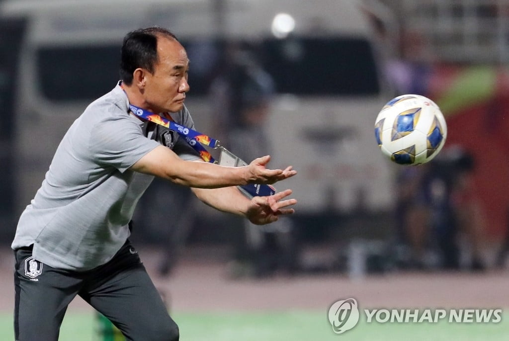 한국 축구, 세계 첫 9회 연속 올림픽 본선...사우디와 결승