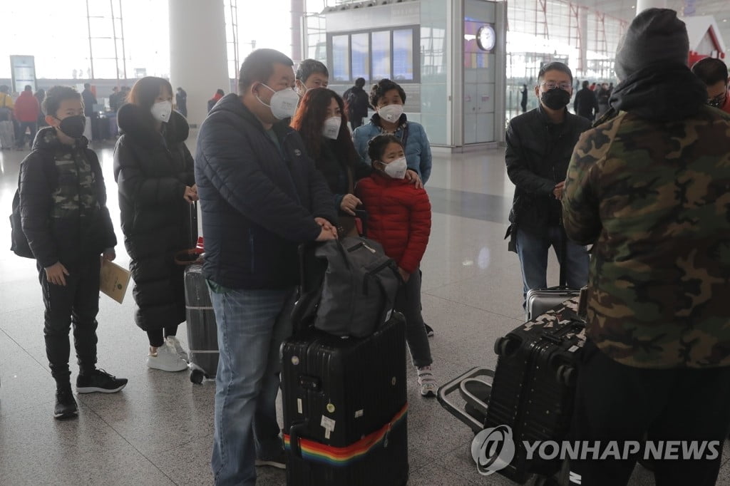 우한 `도시봉쇄 전` 500만명 탈출…"한국행 6,430명 추정"