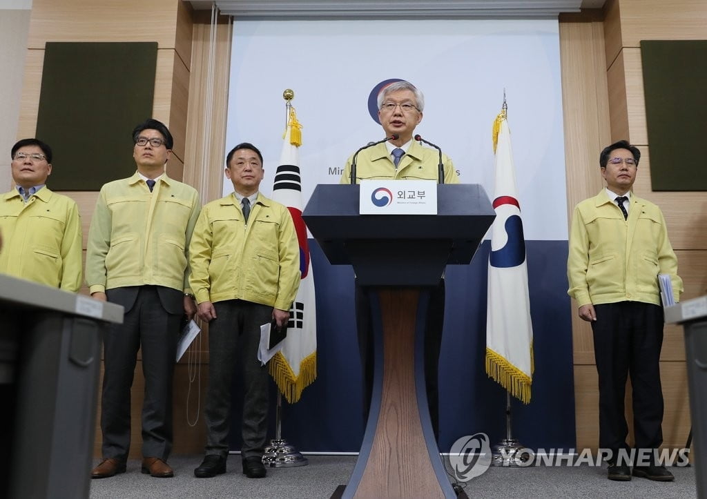 한국인 최대 360명 데려오는 전세기 우한 도착…"`무증상자`만 탑승"