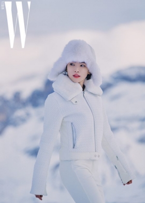 천우희, 프랑스 설원서 청아한 비주얼 자랑···순백의 겨울 여신(화보)