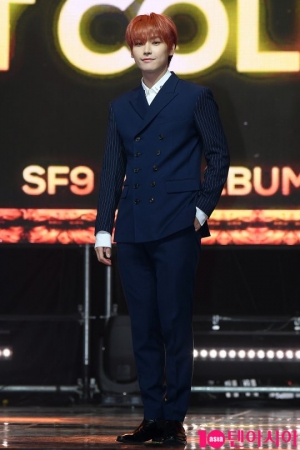 [TEN PHOTO] SF9 인성 &#39;여심 녹이는 수트핏&#39;