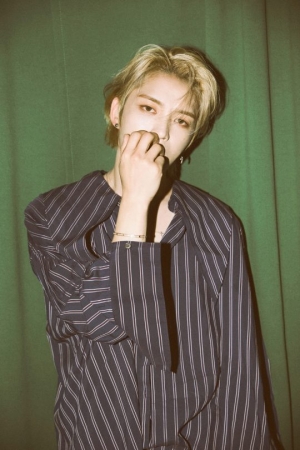 김재중, &#39;애요&#39; 초동 판매량 10만 장 돌파…자체 최고 기록