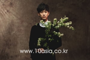 훤데이│김수현 “<해품달>이 소중하다, 날 무릎 꿇게 해줘서”