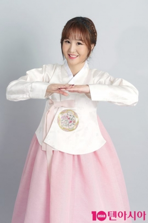 [TEN PHOTO]윤수현 &#39;새해 복 많이 받으세요!&#39;