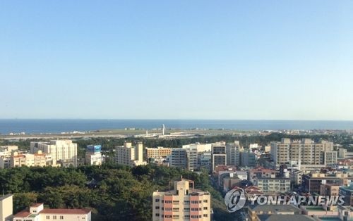 시민단체 "제주 제2공항 건설 도민 여론 '반대'가 우세"