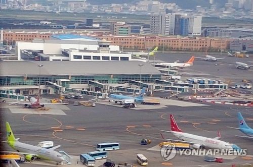 일본 여행 보이콧에 김해공항 국제선 여객 10년 만에 역성장