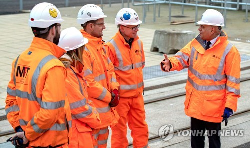 英, 3월 11일 '브렉시트 후 첫 예산안' 발표…공공지출 확대