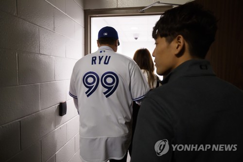 MLB닷컴 "99번 류현진·33번 김광현, 최고의 새 유니폼"