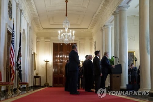 트럼프 "즉각적 대이란 강력 추가제재…군사력 사용 원치 않아"(종합2보)