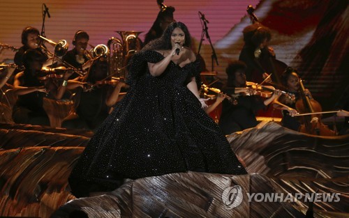 그래미 별들, 브라이언트 한목소리 추모…다양성은 여전 화두