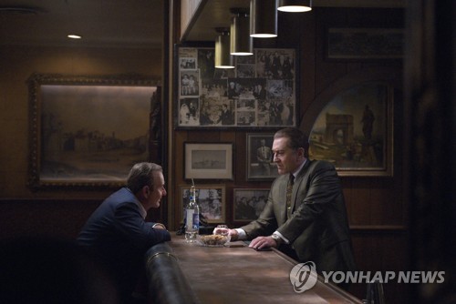 '기생충'과 오스카 트로피 다툴 영화는?