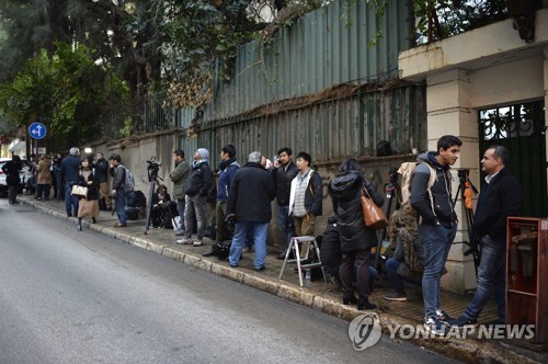 "'영화같은 탈출' 곤 전 회장, 지난달 할리우드 인사 만나"