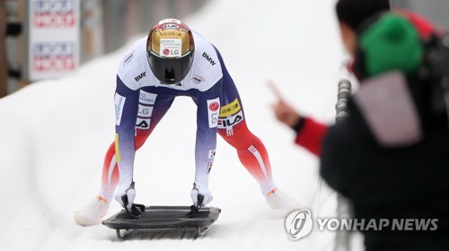 윤성빈, 월드컵 4차서 동메달…2개 대회 연속 입상