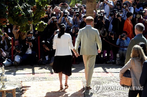 영국 해리 왕자 부부, 캐나다서도 파파라치에 시달려