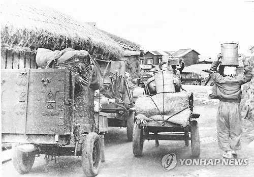 1만8천 신들이 자리 비운 사이 제주는 '이사전쟁'