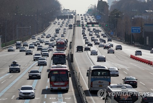 [내일날씨] 구름 많은 설 연휴 첫날…미세먼지 곳곳 '나쁨'