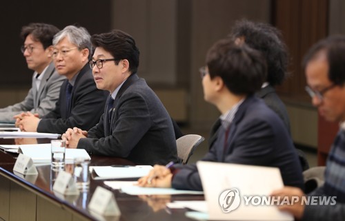 조명래 환경 "미세먼지 감축에 국민 참여해야…다음 달 방중"