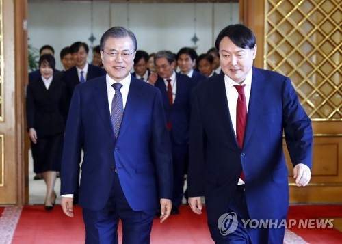 윤석열 신임 유지…검찰 수사는 지속, 인사관행은 손질 불가피