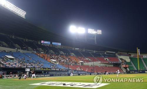 '800만 관중' 무너진 프로야구, 새해 잇단 폭행 사건으로 '눈총'