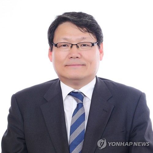 '선거개입 의혹' 이광철 청와대 민정비서관 검찰 소환 불응