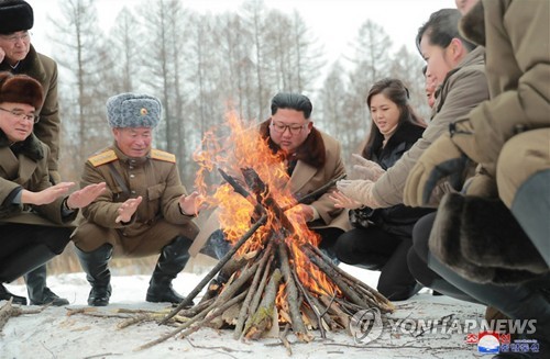 북한신문 "백두산 칼바람 맛봐야"…빨치산 정신으로 '돌파' 주문