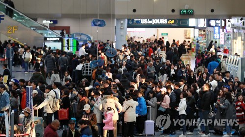 일본 여행 보이콧에 김해공항 국제선 여객 10년 만에 역성장