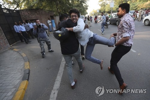 '산불·시위'에 어려움은 있지만…전 세계 '웰컴 2020' 합창