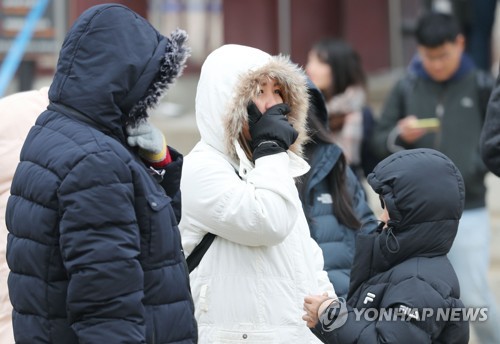 서울 영하 5도 출근길 '쌀쌀'…남부지방에는 눈 또는 비