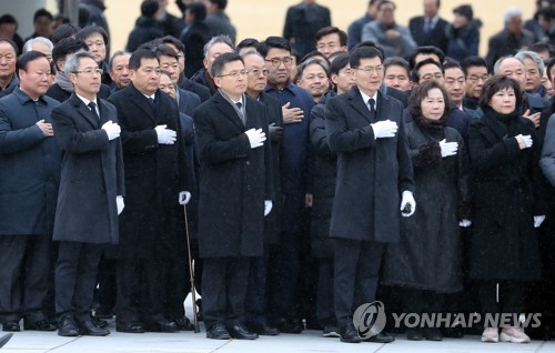 한국당 "결사항전으로 文정권 타도"…총선 승리 다짐