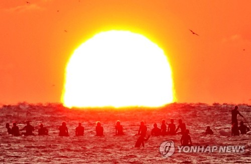 '기다렸어! 새해야' 경자년 첫날 밝힌 태양에 전국이 들썩