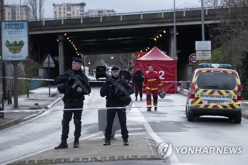 佛서 또 이슬람 과격분자 추정 흉기난동…경찰, 총격 제압