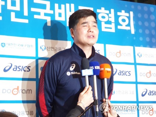 "최상의 상태…올림픽 티켓 꼭 따겠다"…남녀배구대표팀 출국