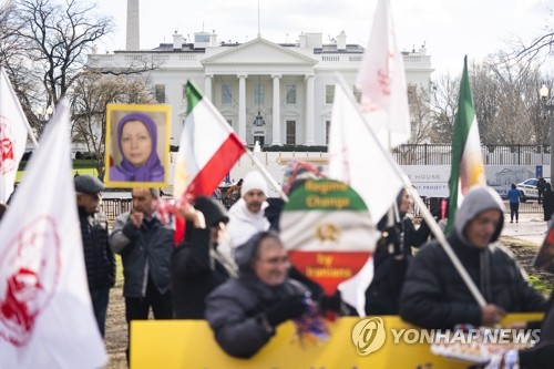 갈라진 美여론…'이란 실세제거 결정'에 지지 43%·반대 38%