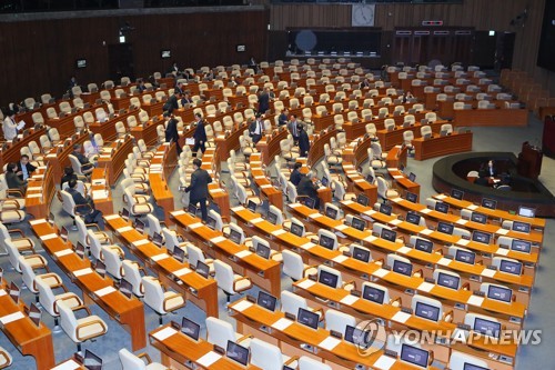 한국당 불참속 '수사권 조정'형사소송법 본회의 상정…13일 표결(종합)