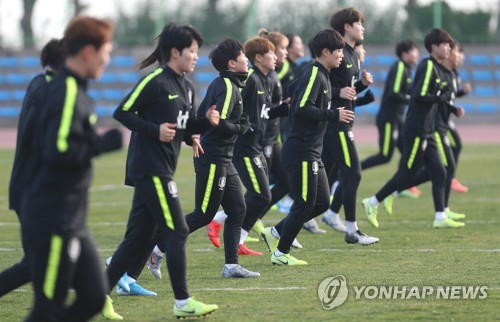 둘째 날부터 '하루 2회 훈련'…숨 쉴 틈 없는 여자 축구대표팀