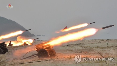 김정은, 작년 판문점서 트럼프에 "제재로 분노…해제 집착 안해"(종합)