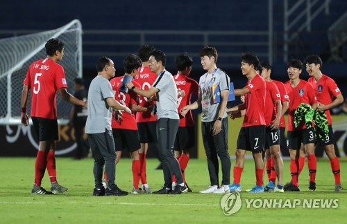 '파격 전술' 김학범 감독 "누가 나가도 자기 역할 해낼 수 있다"