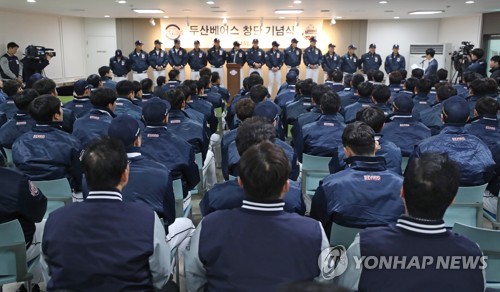 김태형 감독 "김강률이 2020시즌 키플레이어…올해도 우승 목표"