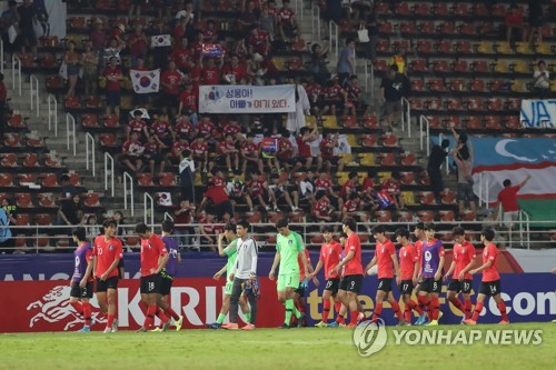 조별리그 3전 전승 김학범호 '선수는 휴식…감독은 전력분석'