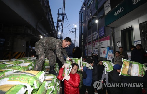 익명의 천사, 10년째 성북구 주민센터에 쌀 300포대 기부