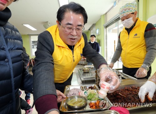 최경환 대표 "안철수 귀국후 행보 봐야겠지만 부정적 여론 많아"