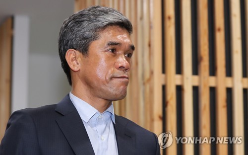 횡령 등 혐의 정종선 전 고교축구연맹 회장 구속 송치