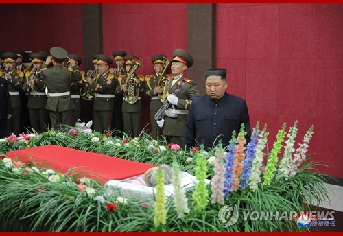 김정은, 김일성 동료 '여자 빨치산' 황순희 빈소 조문(종합)