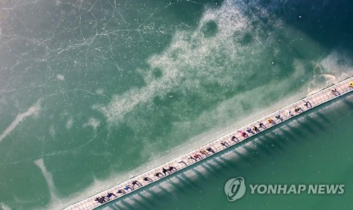 [#설 꿀잼여행] 강원권: 얼음 꽁꽁 눈꽃 세상 활짝…5감 겨울축제 나가신다