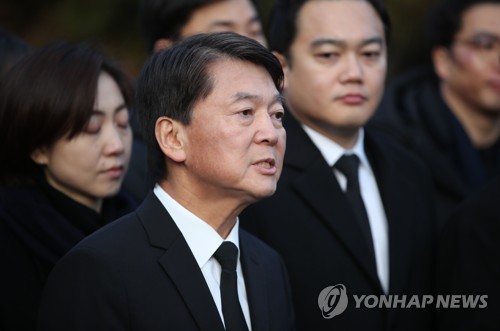 여 "이제 경찰개혁"…한국당 "검찰 수사방해 '권력농단' 특검"