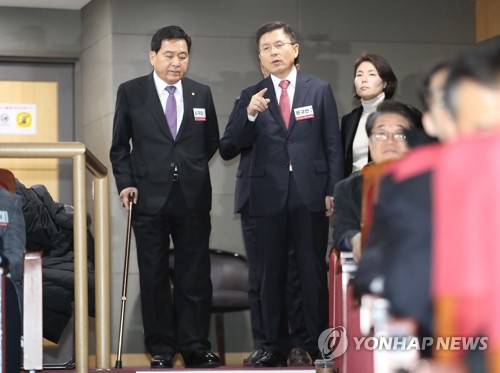 한국·새보수, 통합열차 '파열음'…황교안·유승민 담판 기대도