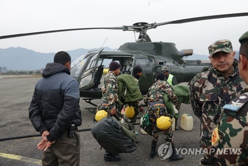 "순식간에" 생존 교사들이 전한 안나푸르나 눈사태 사고 순간